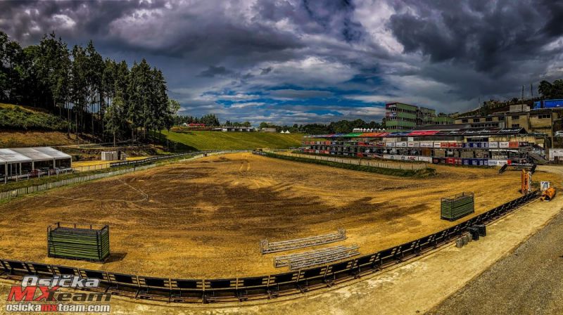6-STARTING-LINE-MOTOCROSS-GP-10-FRA-2022_O01