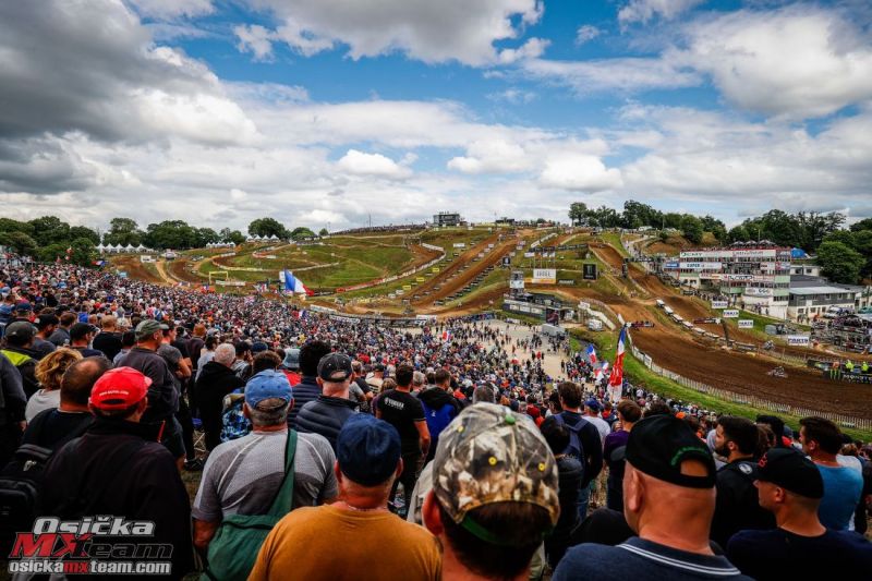 CLOUDS-PEOPLE-2-MOTOCROSS-GP-10-FRA-2022_O90