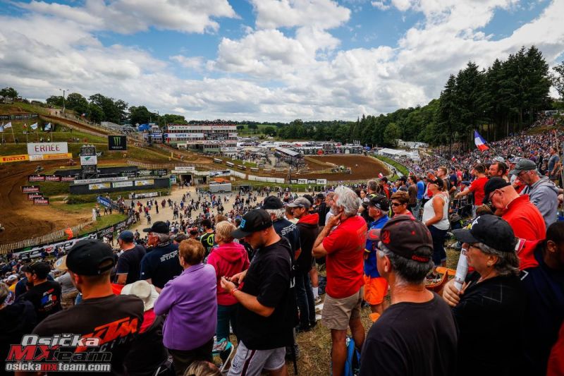 CLOUDS-PEOPLE-4-MOTOCROSS-GP-10-FRA-2022_O88