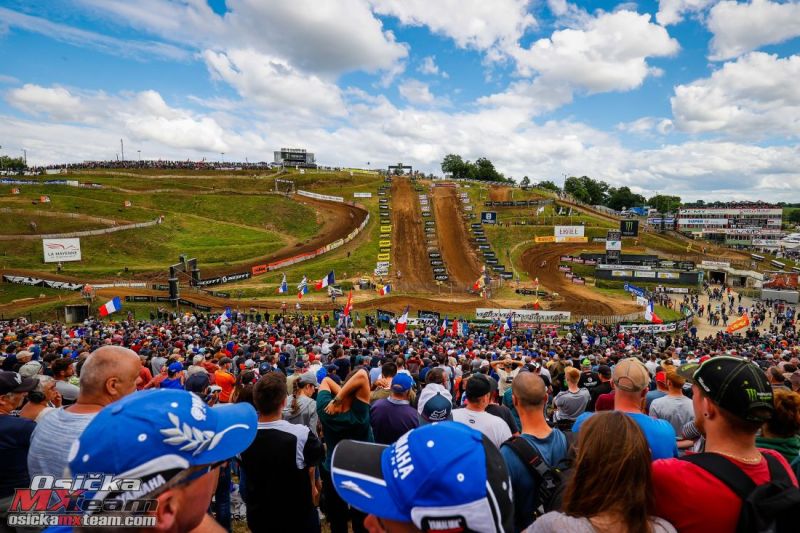 CLOUDS-PEOPLE-5-MOTOCROSS-GP-10-FRA-2022_O87