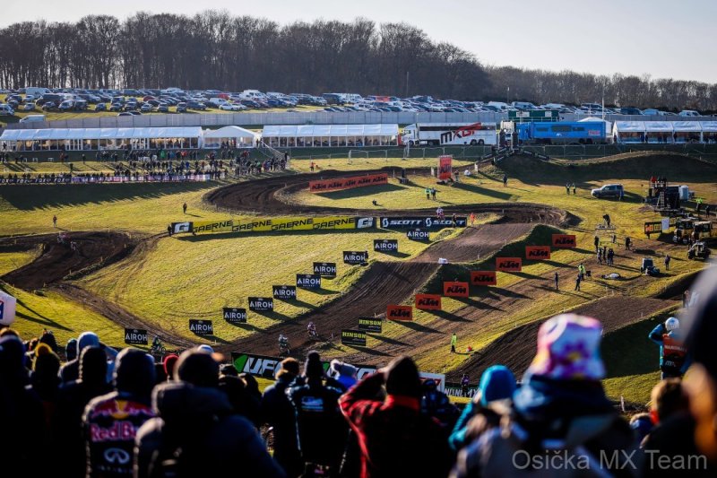 SPECTATORS-2-MOTOCROSS-GP-1-UK-2022