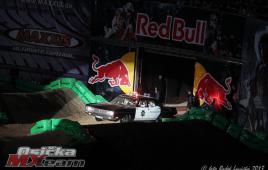 5505ddec043f4885b3ad7a9b4b9ea31c-osicka_races_backstage_fmx_48