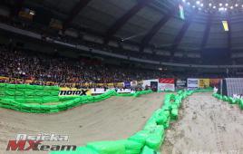 9d3193830ba54a0cbe8de10d421bf699-osicka_races_backstage_fmx_20