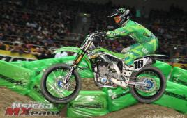 c1cc94cae5764ecb966716f10d8507d4-osicka_races_backstage_fmx_10