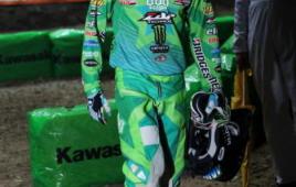 ec410084c11e43f6b0a3f901d7d5b4fb-osicka_races_backstage_fmx_40