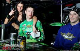 fd06134bc88a4a3a81cf45f1a121cea0-osicka_races_backstage_fmx_30
