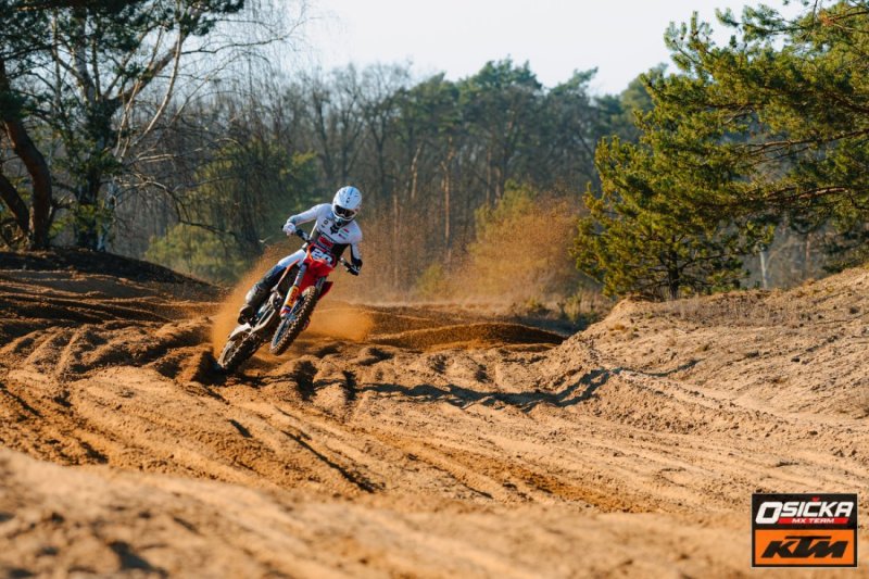 HR_M2A06645_MXTEAM_OSICKA_032025